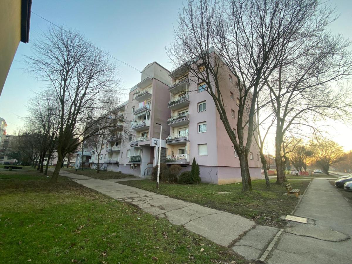 Apartman Valentic Vinkovci Exterior foto